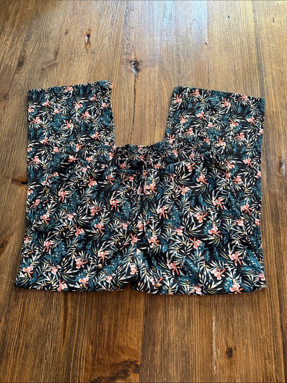 Classic Concepts Black Floral Print relaxed pants